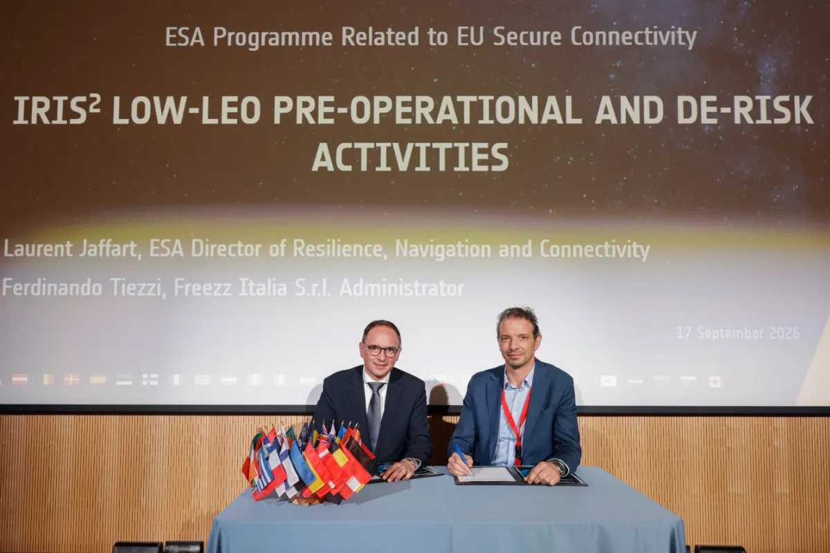 Laurent Jaffart, ESA Director of Resilience, Navigation and Connectivity, and Ferdinando Tiezzi, Administrator of Freezz Italia S.r.l., signing contracts for the ESA IRIS² Low-LEO pre-operational and de-risk activities.